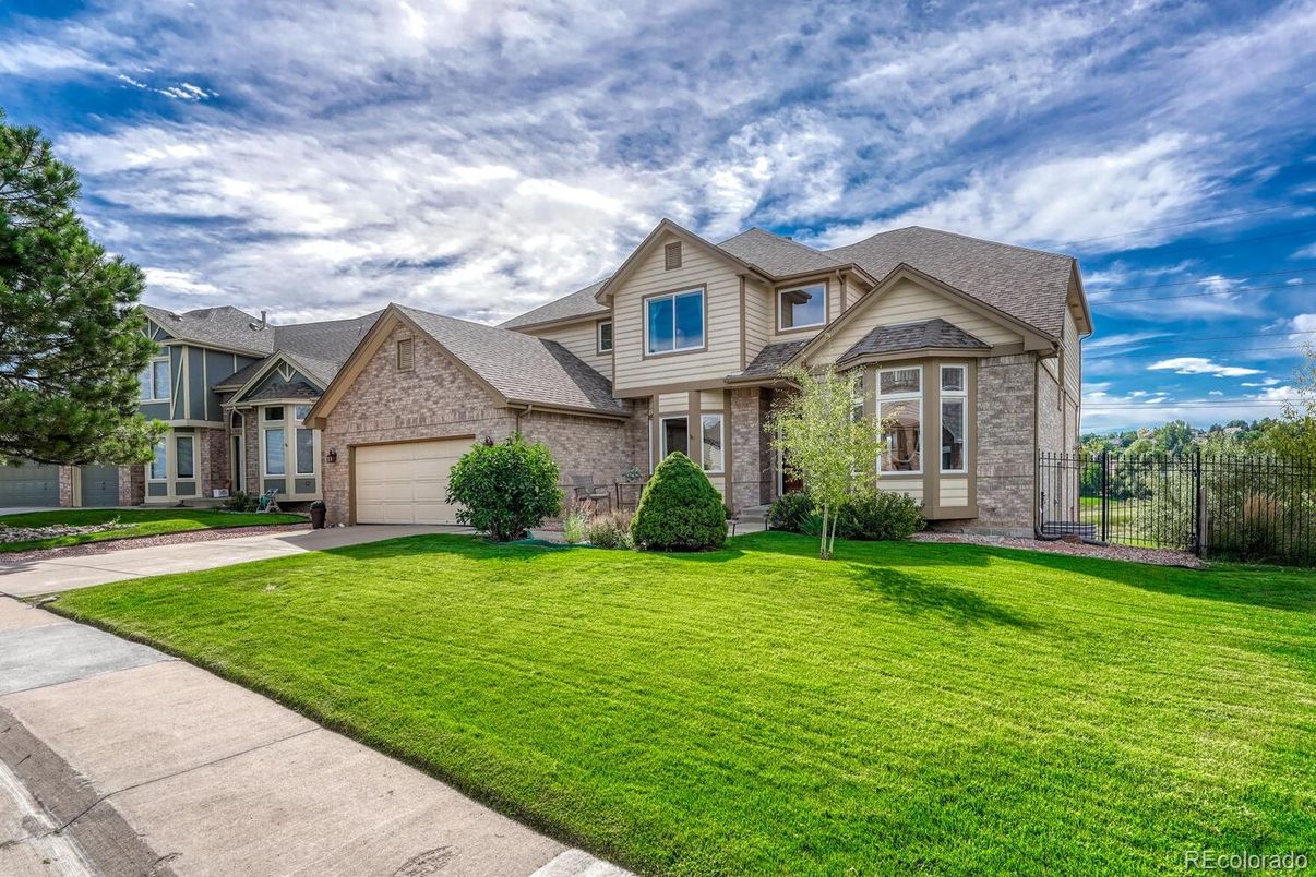 Attached, Exterior, Facade, Brick Traditional