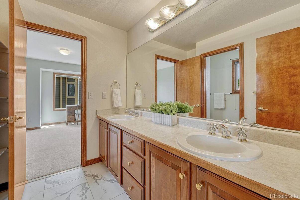 Bathroom, Dual Sink Vanities, Interior, Marble