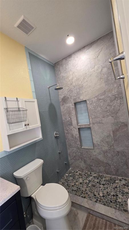 Bathroom, Interior, Marble Walls, Recessed Lighting