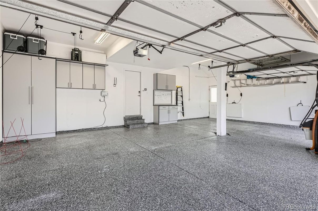 Garage, Interior
