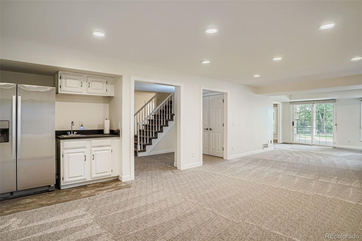 Empty room, Interior, Kitchen, Recessed Lighting, Stainless Steel Appliances