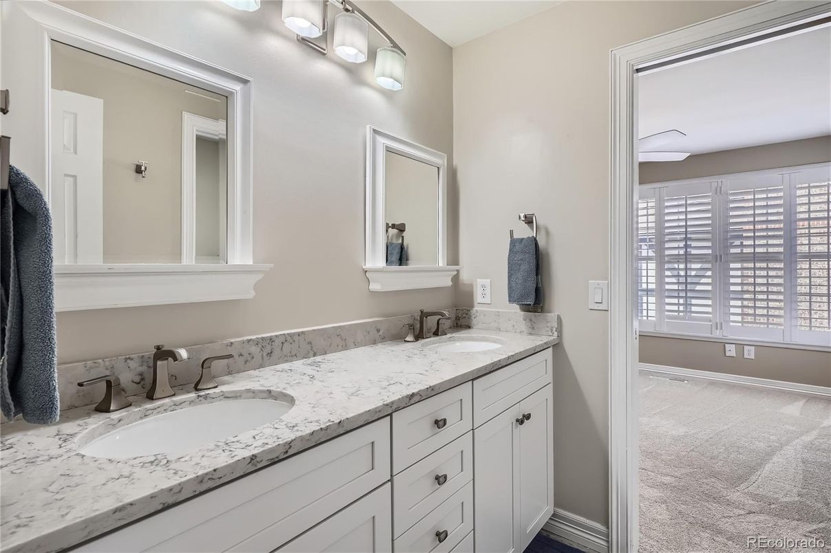 Bathroom, Dual Sink Vanities, Interior