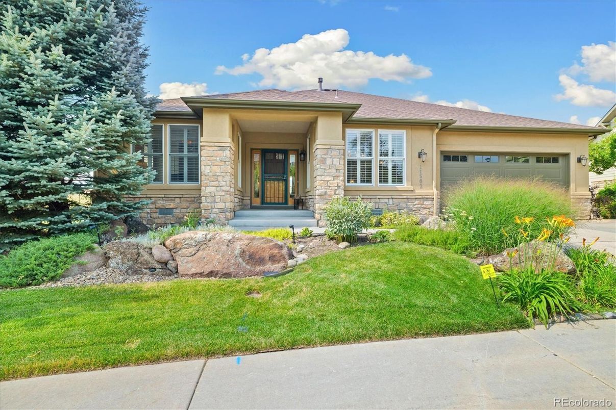 Attached, Exterior, Facade, Ranch