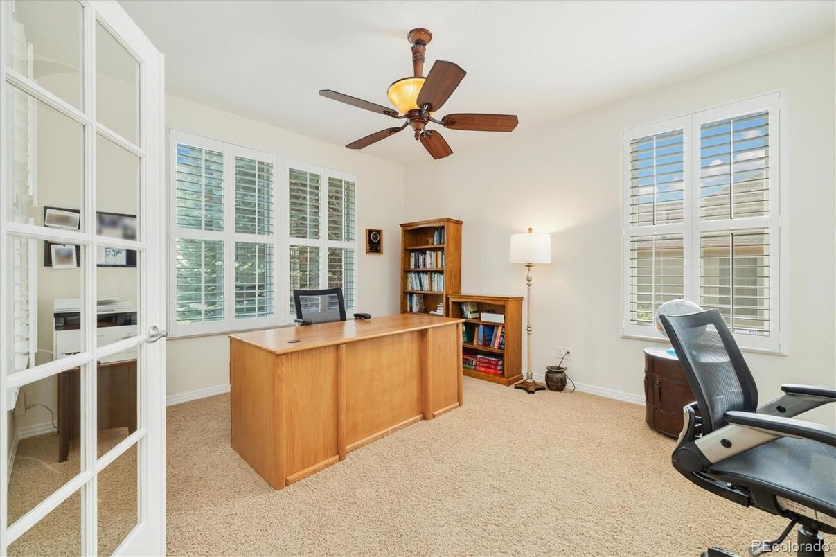 Home Office, Interior