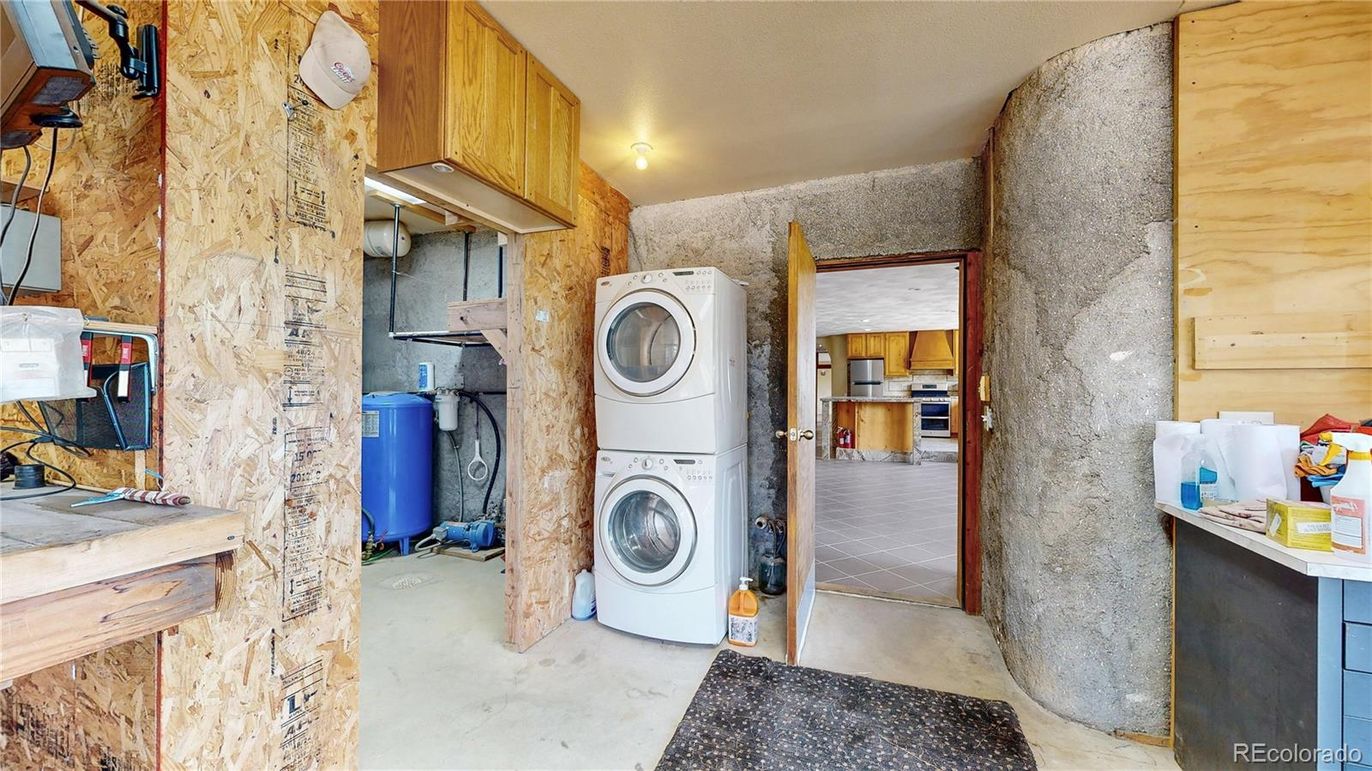 Interior, Kitchen, Utility Closets, Washer