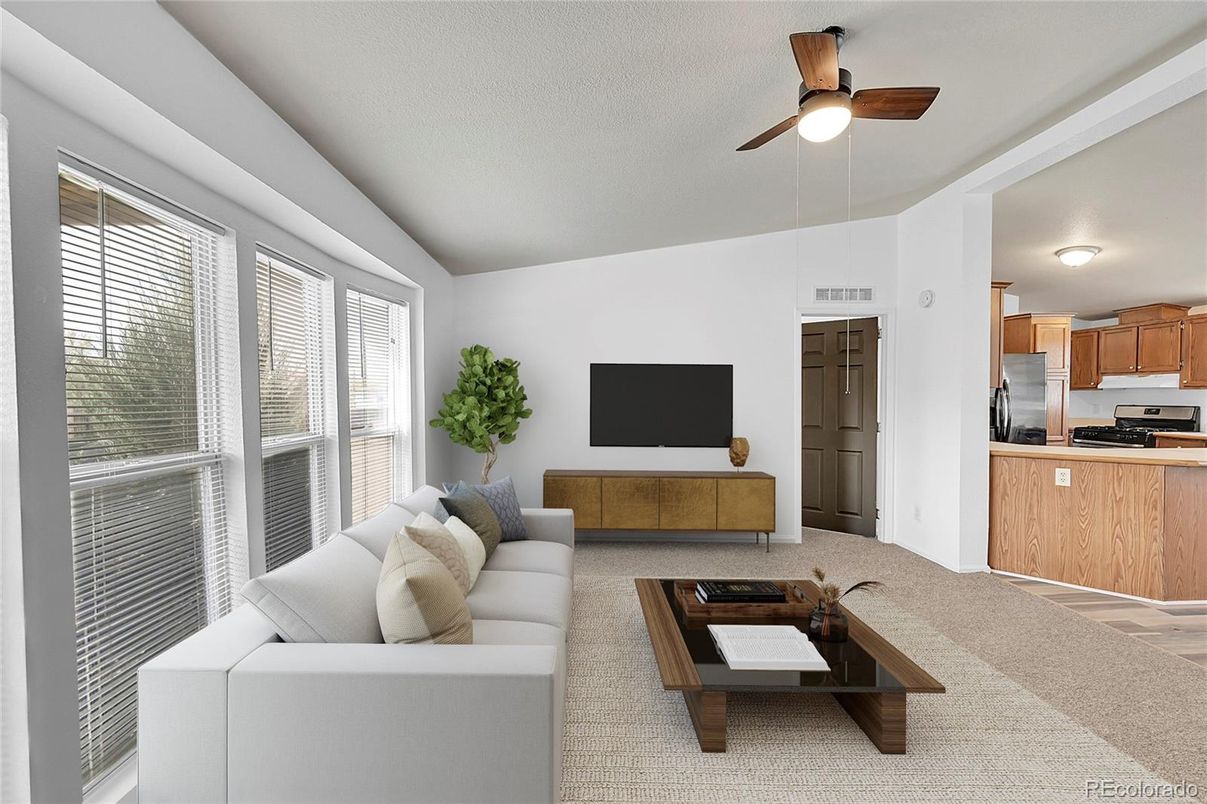 Interior, Kitchen, Living room, Stainless Steel Appliances