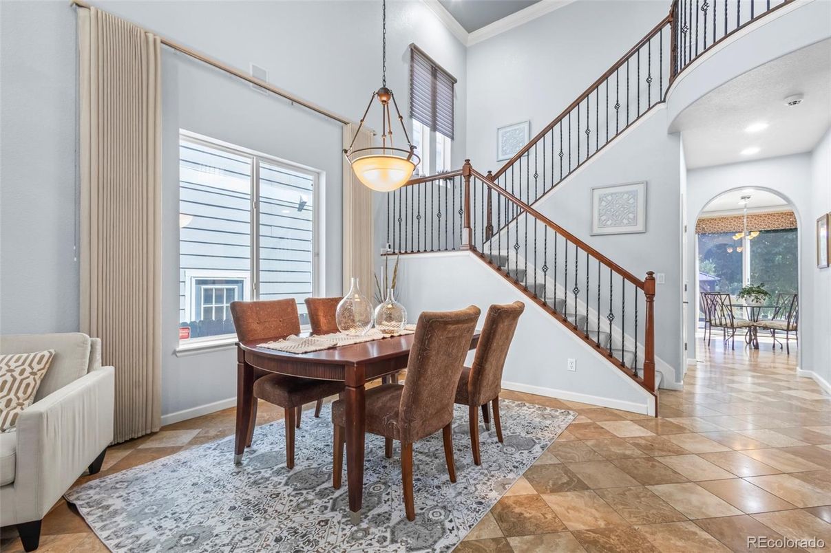 Dining room, Interior, Pendant Lights, Recessed Lighting