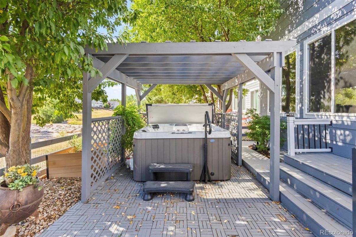 Exterior, Hot Tub
