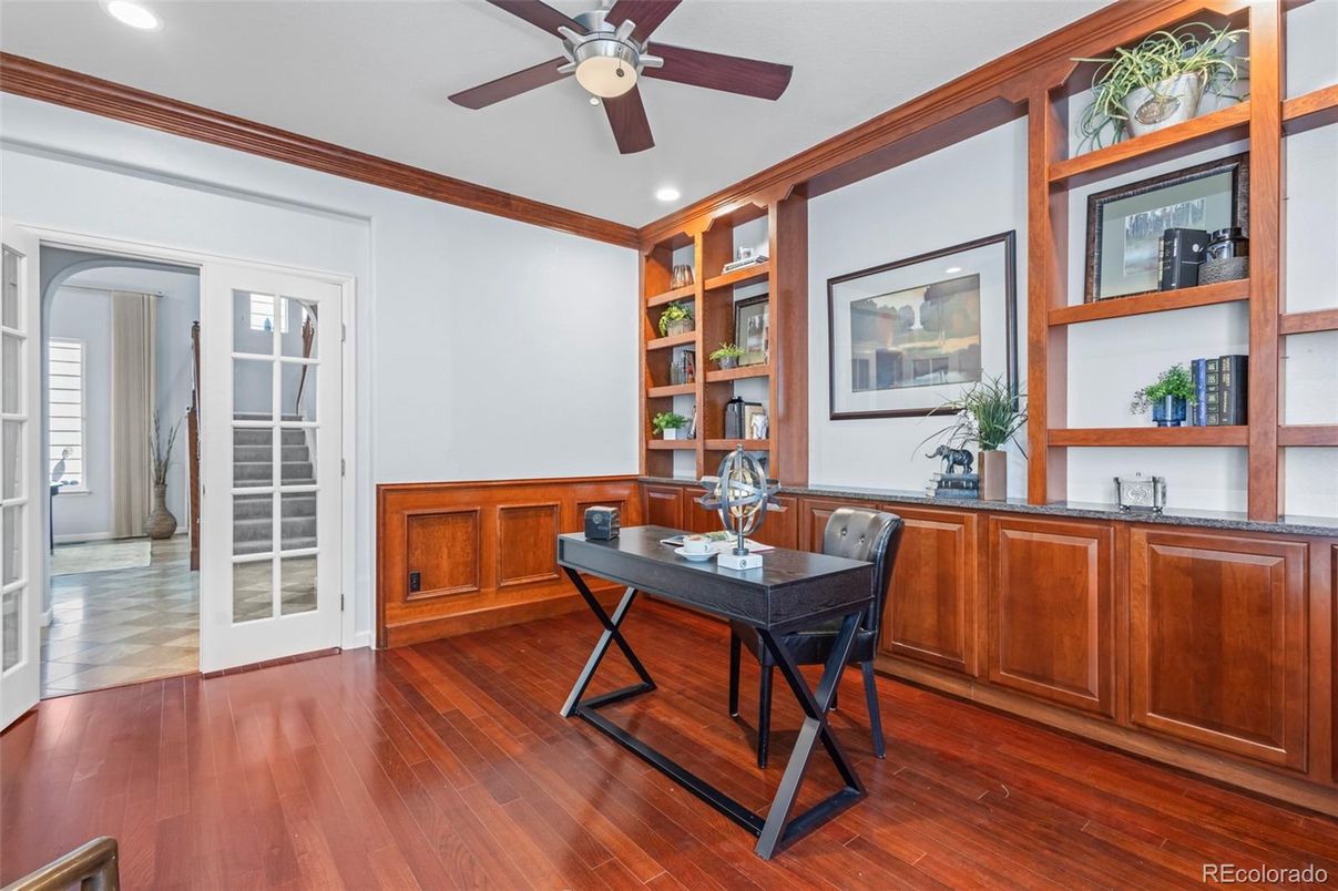 Home Office, Interior, Recessed Lighting, Wood Texture Flooring