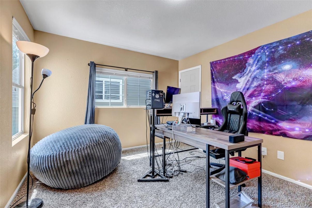 Home Office, Interior