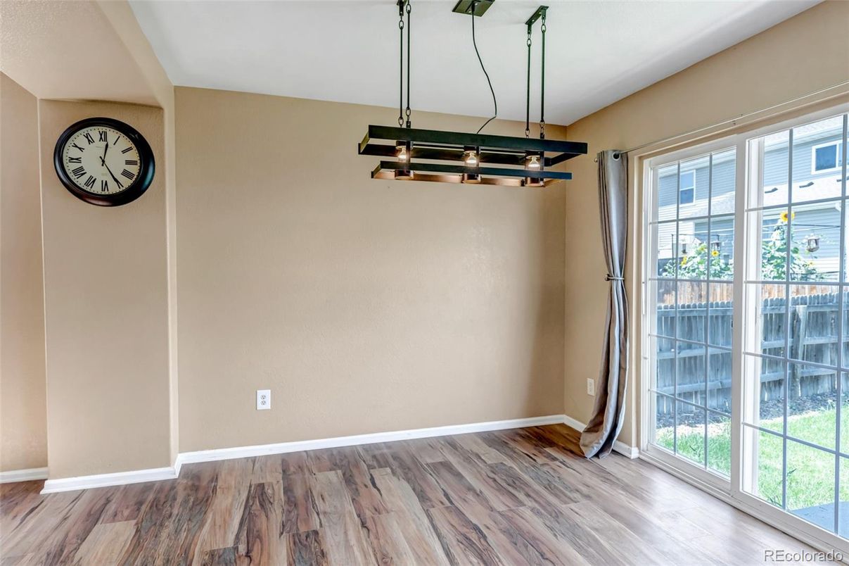 Empty room, Interior, Pendant Lights, Wood Texture Flooring