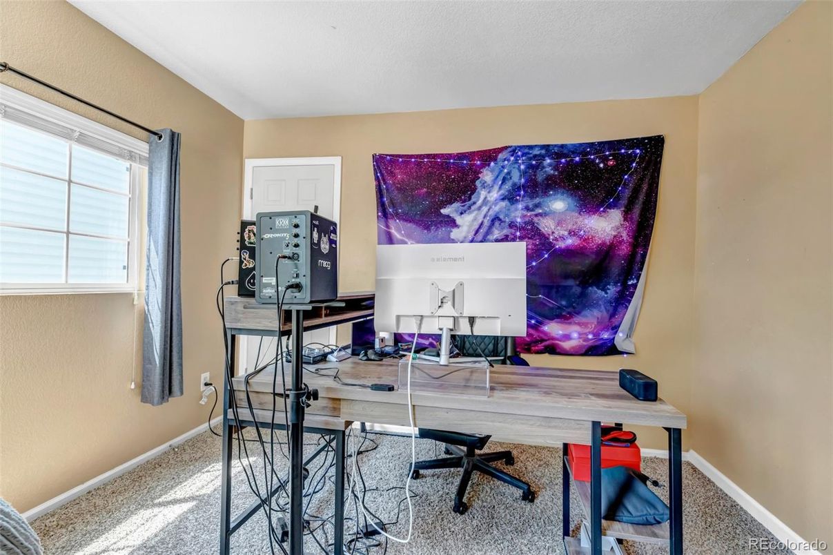 Home Office, Interior