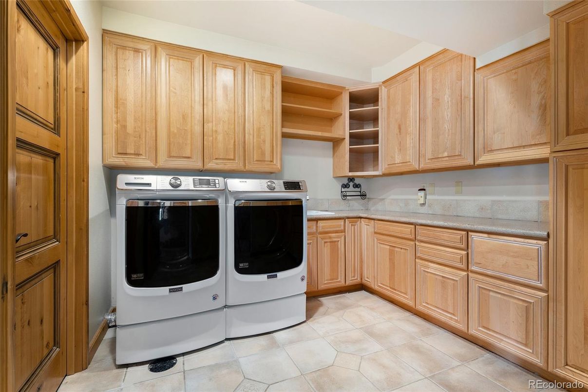 Interior, Washer