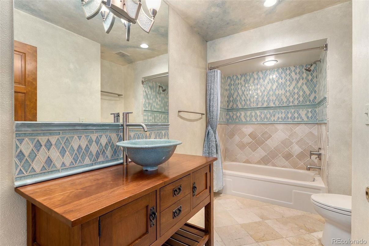 Bathroom, Interior, Recessed Lighting