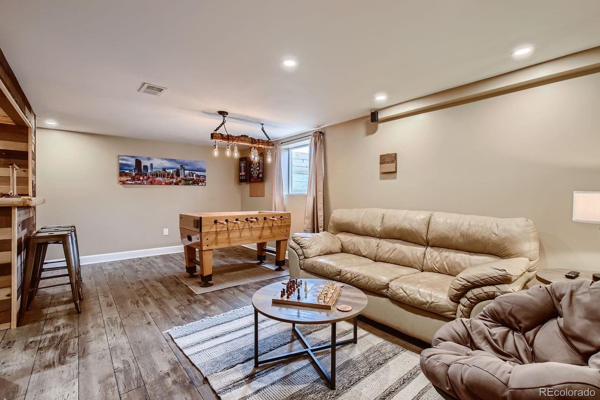 Game Room, Interior, Living room, Pendant Lights, Recessed Lighting, Wood Texture Flooring