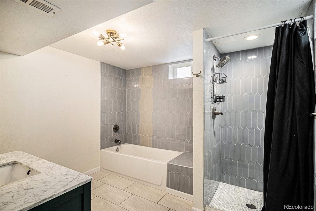 Bathroom, Interior, Recessed Lighting