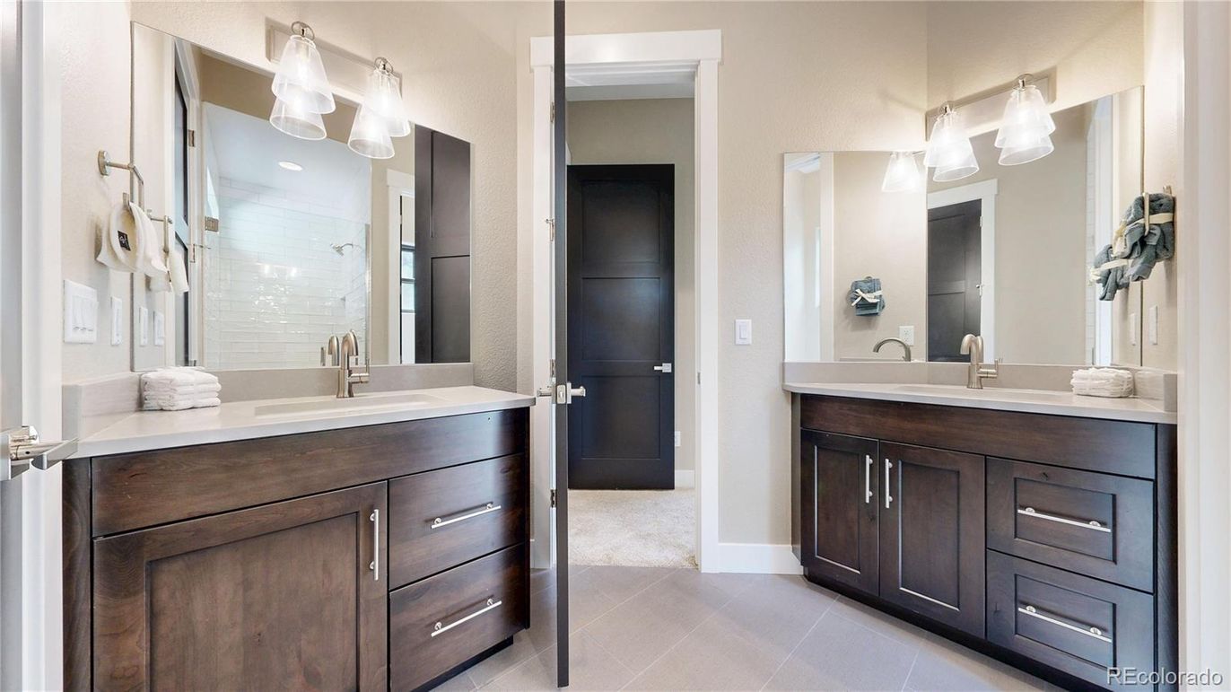 Bathroom, Dual Sink Vanities, Interior