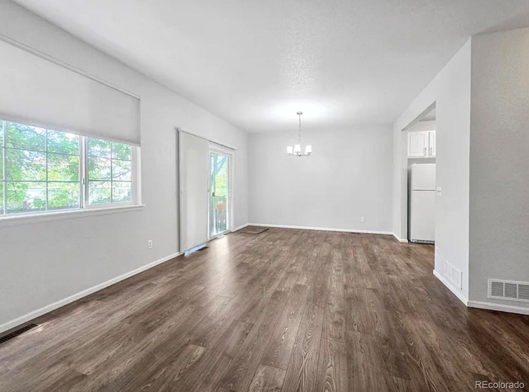 Chandelier, Empty room, Interior, Pendant Lights, Wood Texture Flooring