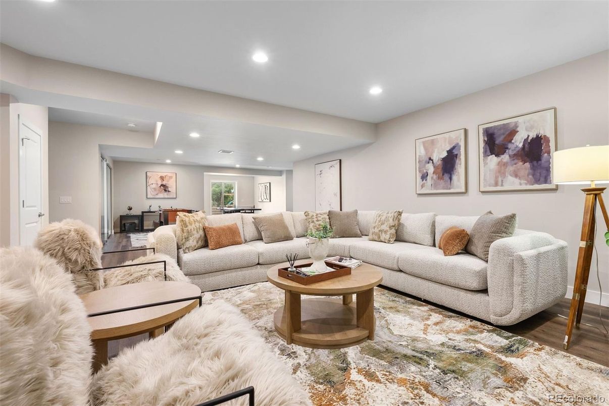 Interior, Living room, Recessed Lighting, Wood Texture Flooring