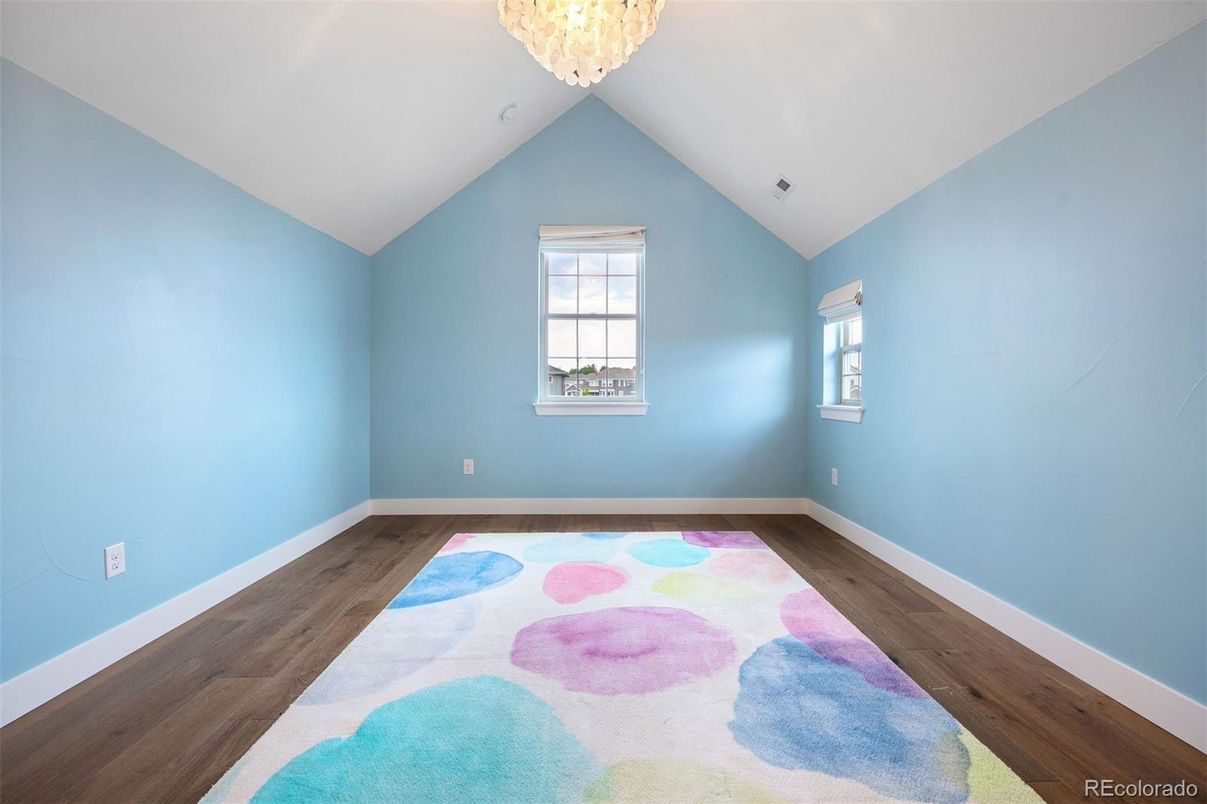 Chandelier, Empty room, Interior, Wood Texture Flooring