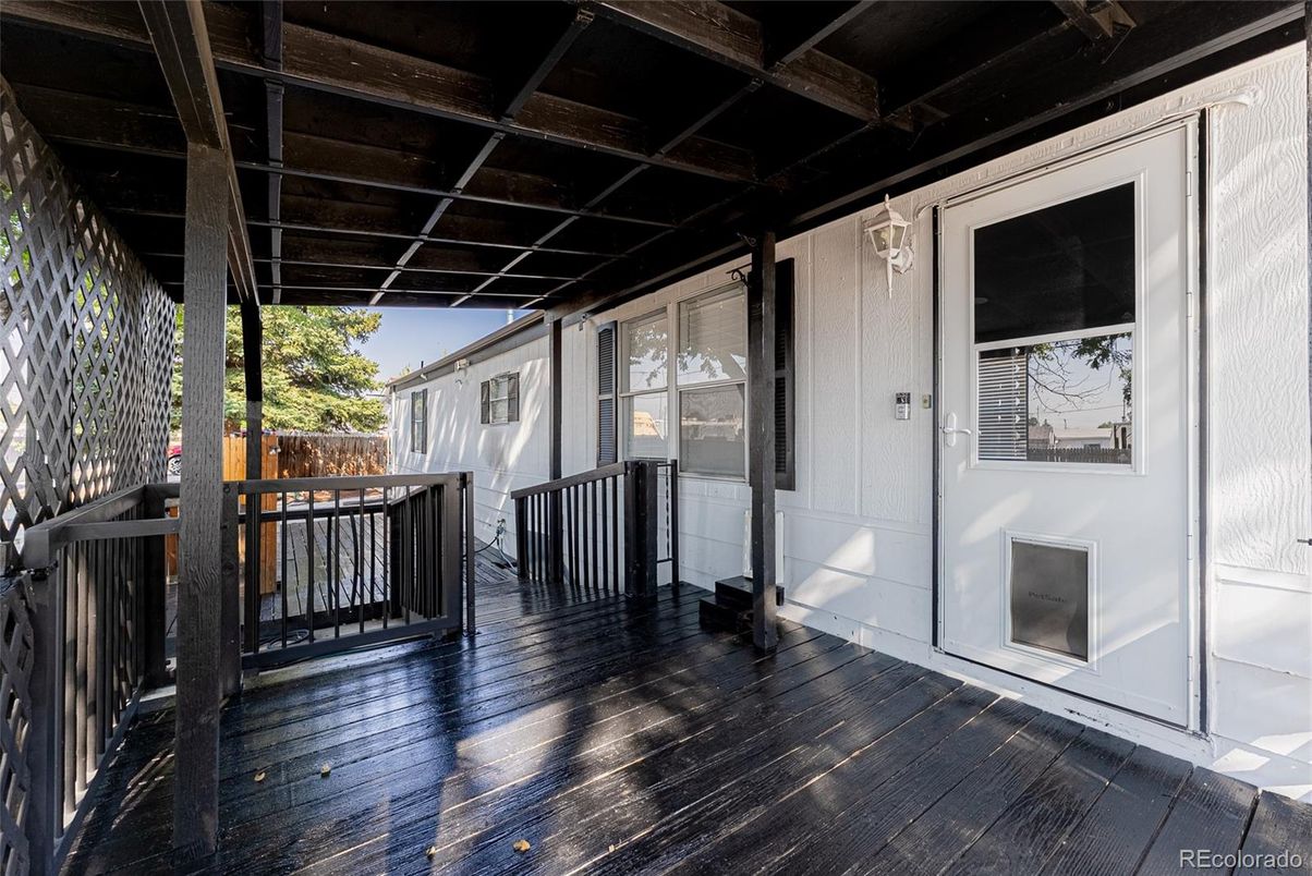 Exterior, Wood Texture Flooring