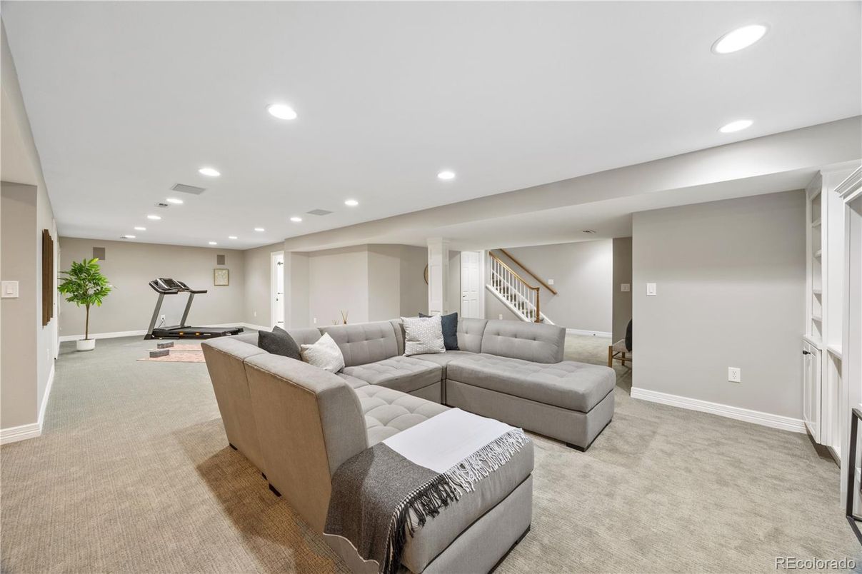 Fitness Equipment, Interior, Living room, Recessed Lighting