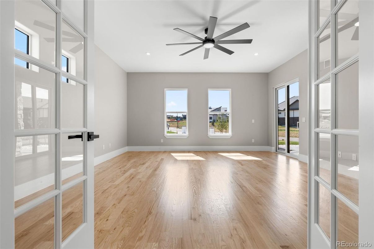 Empty room, Interior, Recessed Lighting, Wood Texture Flooring