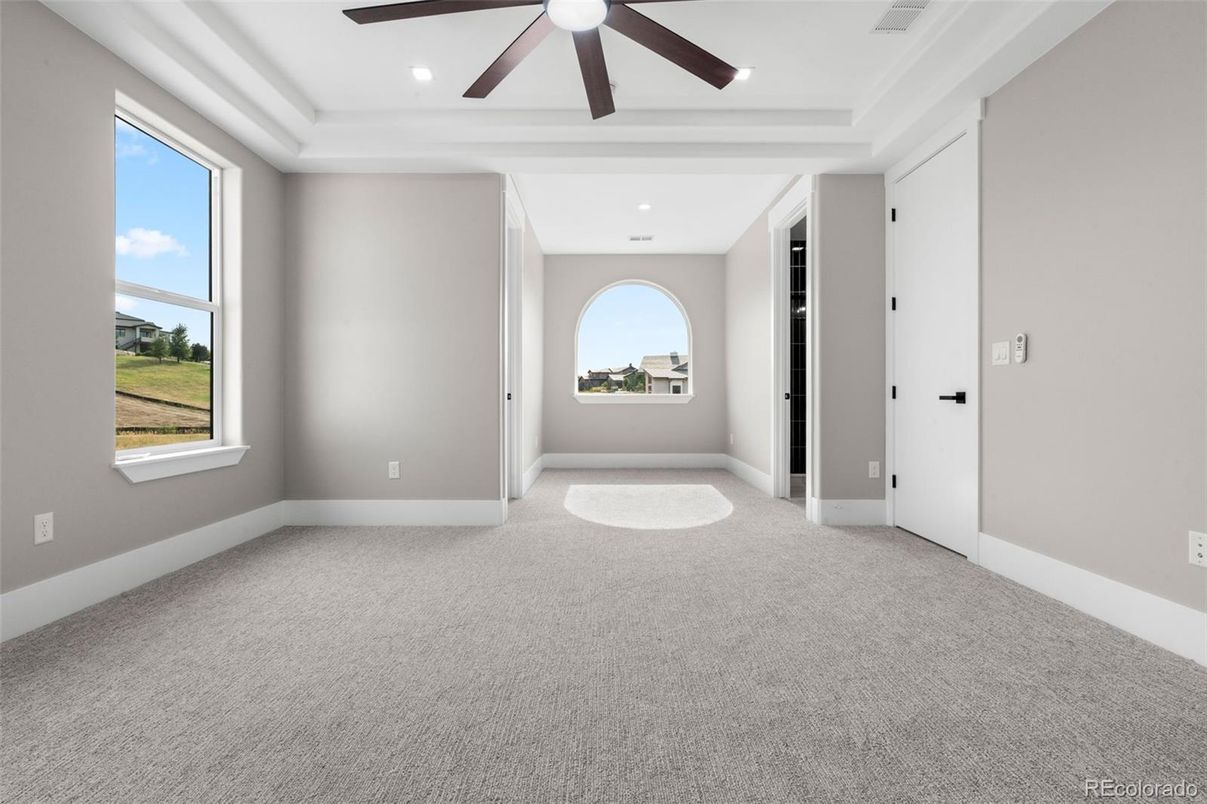Empty room, Interior, Recessed Lighting