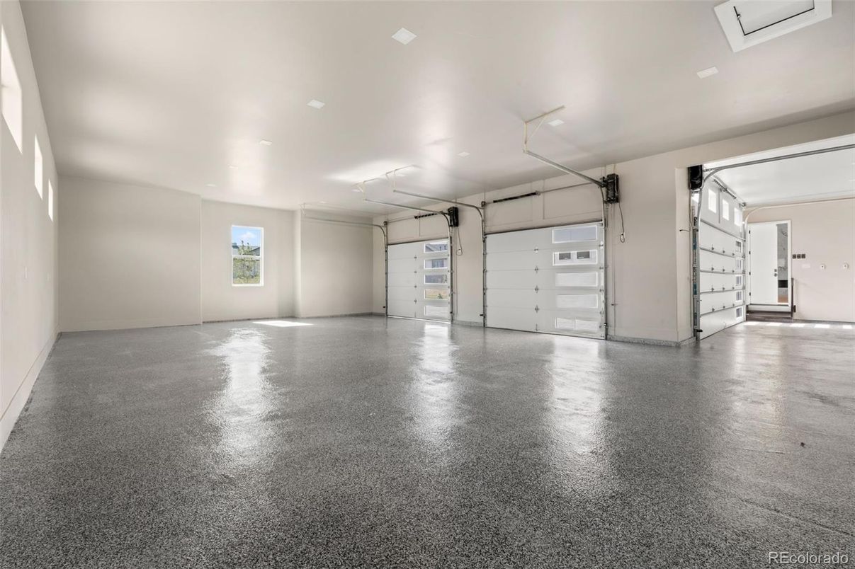 Garage, Interior
