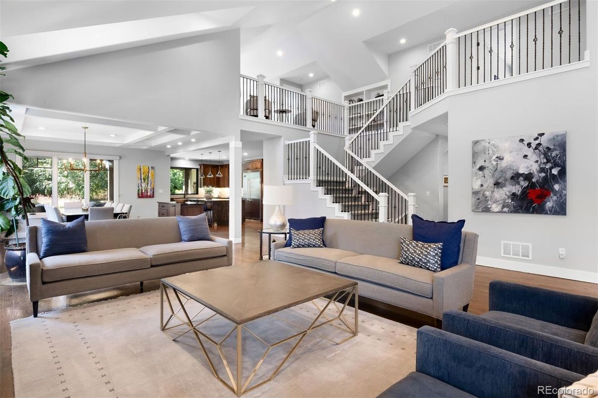 Dining room, Interior, Living room, Pendant Lights, Recessed Lighting, Wood Texture Flooring