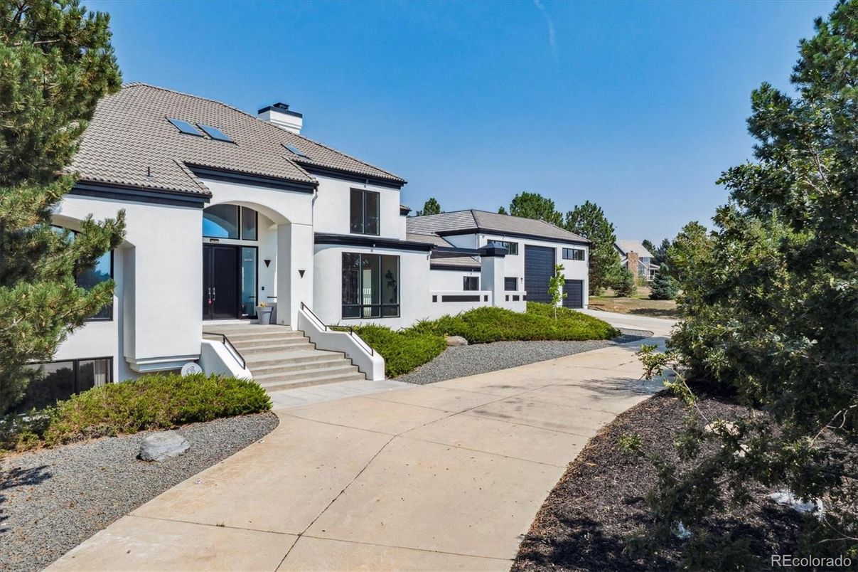 Exterior, Facade, Solar Panels, Mediterranean