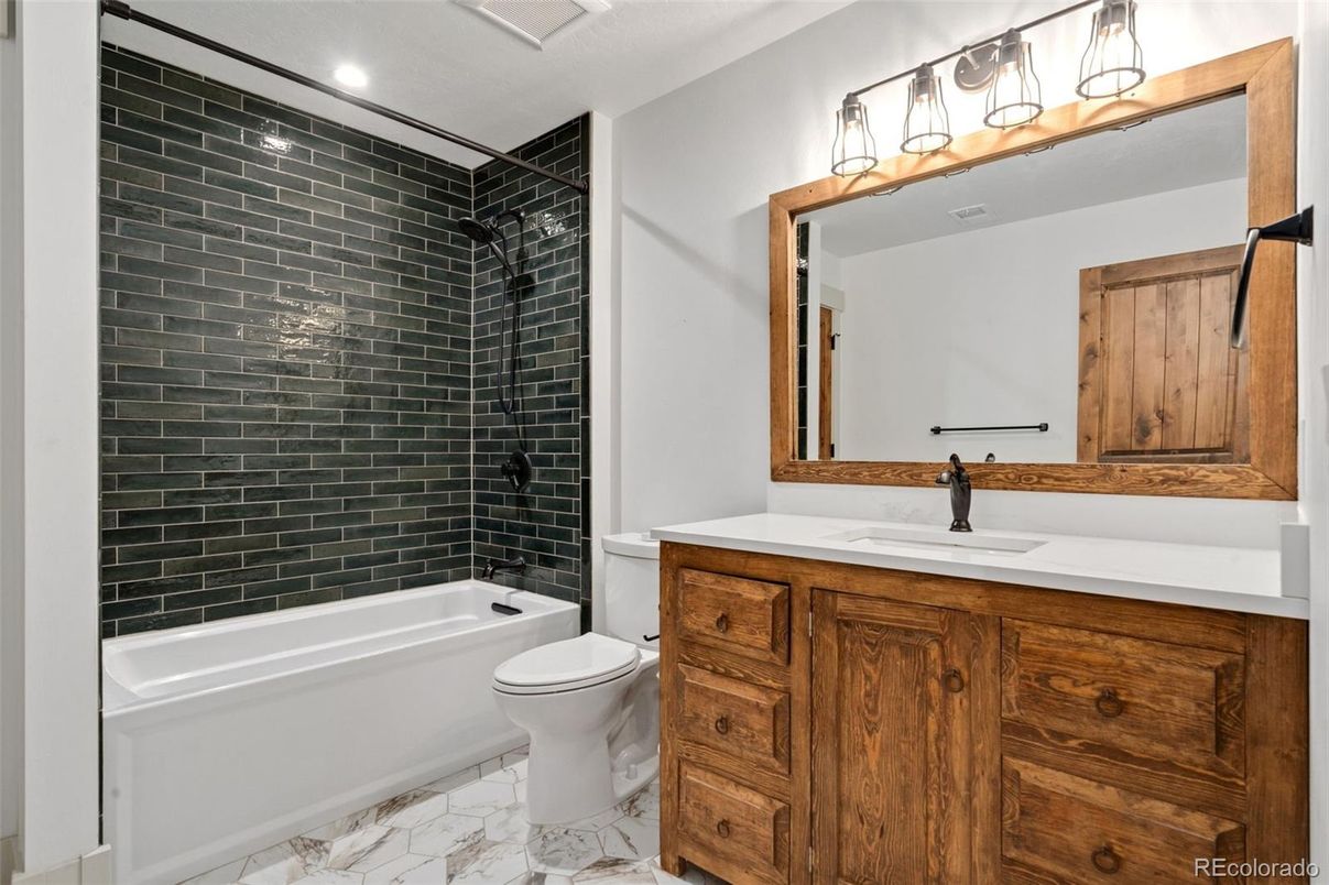 Bathroom, Interior, Marble, Recessed Lighting