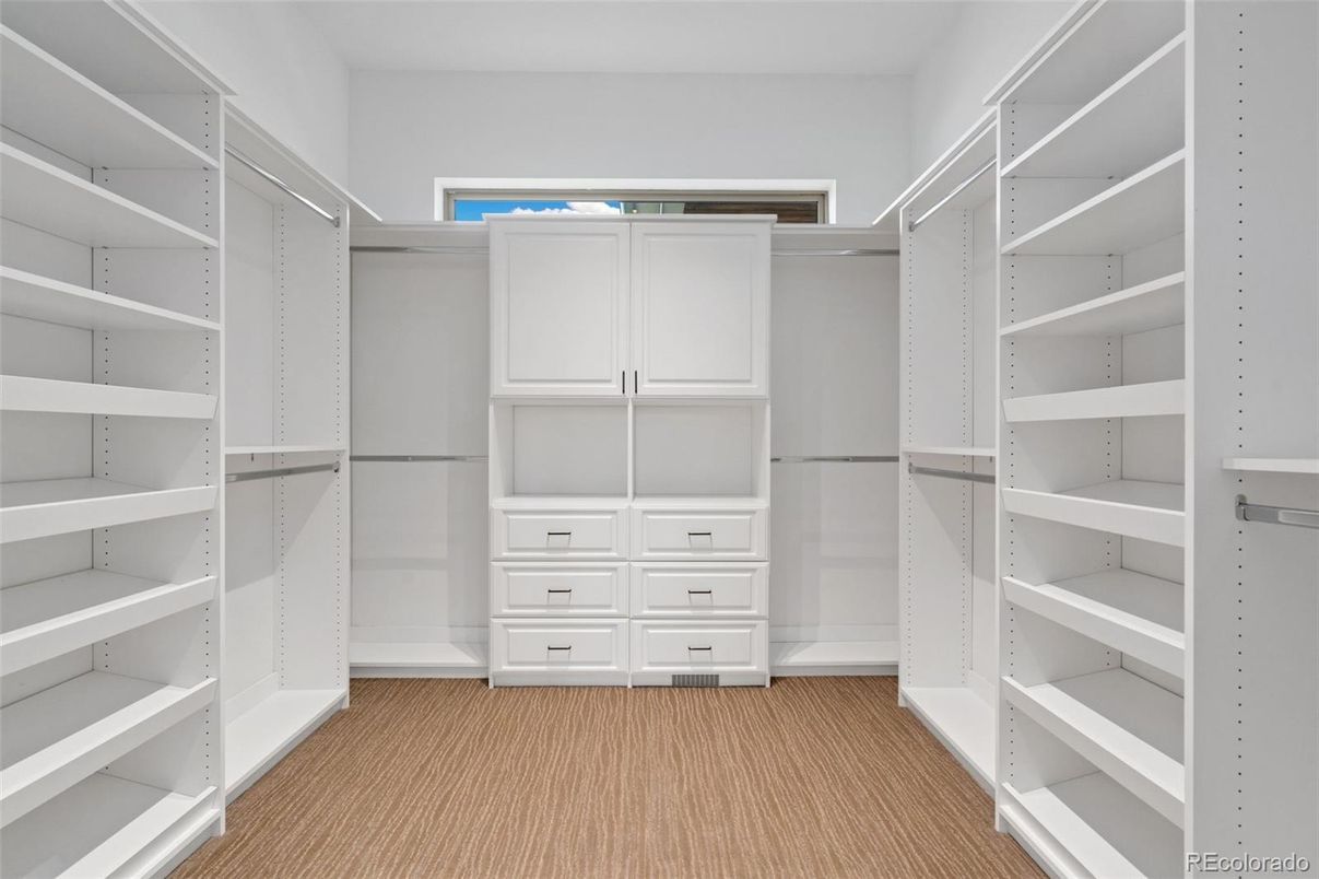 Interior, Walk-in Closets