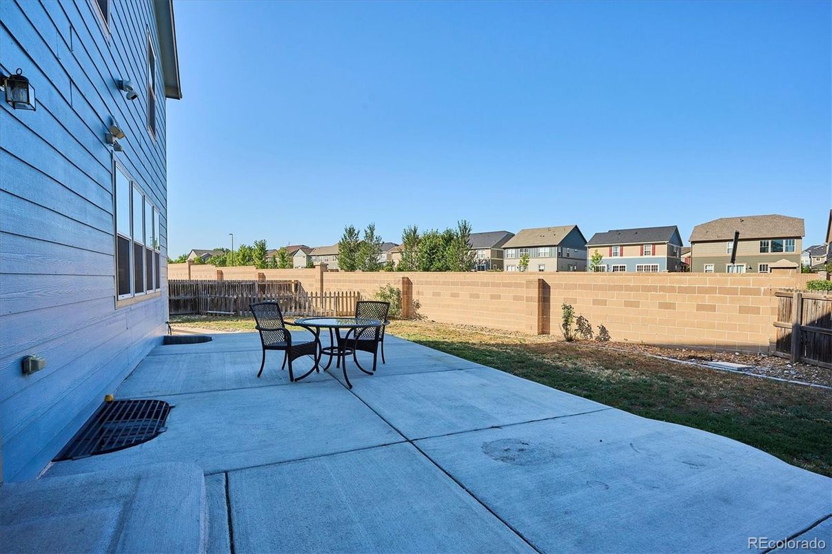 Backyard, Exterior