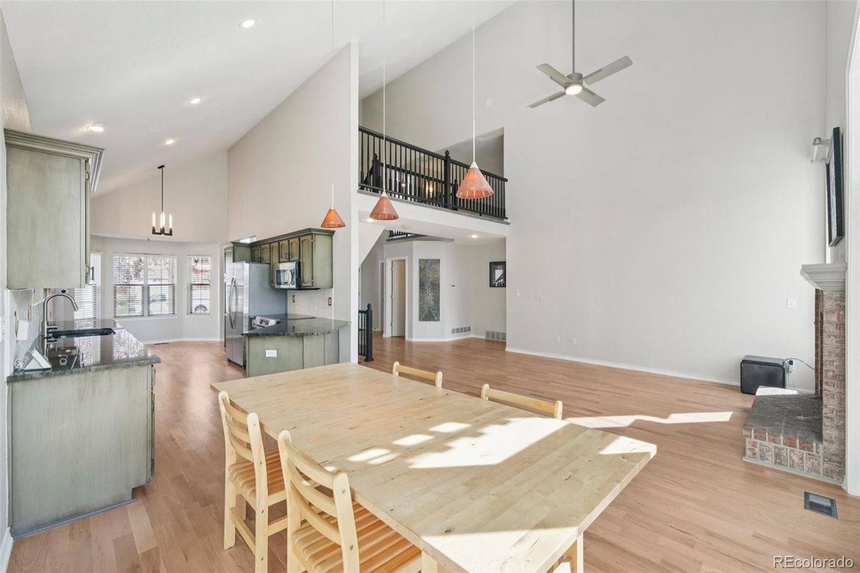 Dining room, Interior, Kitchen, Pendant Lights, Recessed Lighting, Wood Texture Flooring