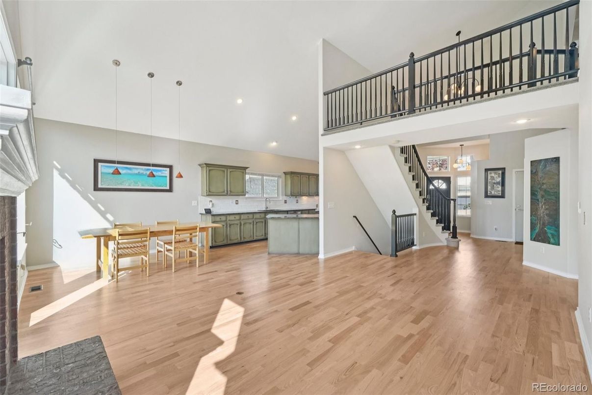 Dining room, Interior, Kitchen, Pendant Lights, Recessed Lighting, Wood Texture Flooring