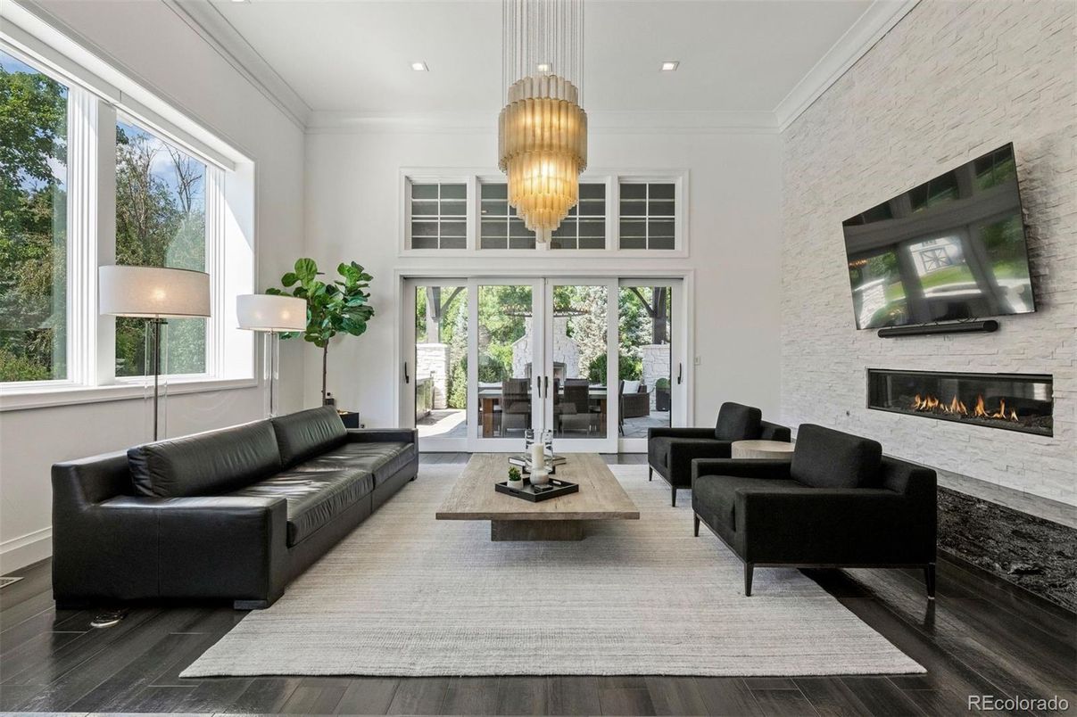 Fireplace, Interior, Living room, Pendant Lights, Recessed Lighting, Wood Texture Flooring