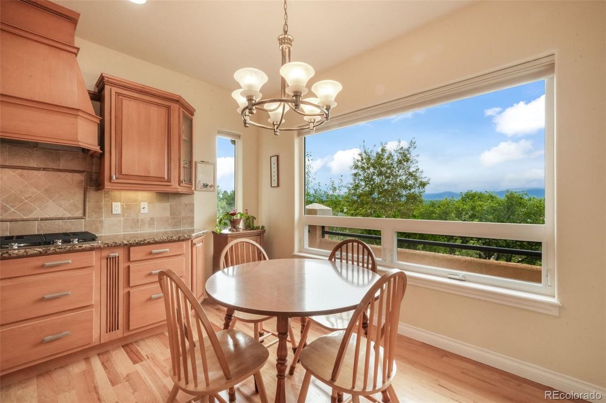 Chandelier, Dining room, Interior, Recessed Lighting, Wood Texture Flooring