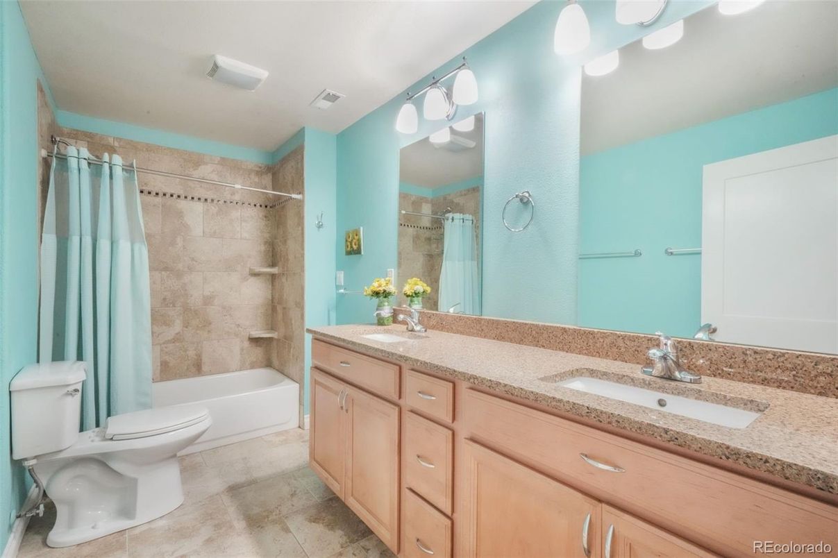 Bathroom, Dual Sink Vanities, Interior