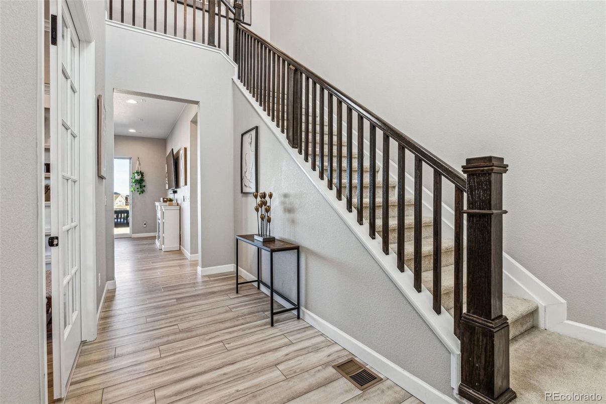 Interior, Recessed Lighting, Wood Texture Flooring