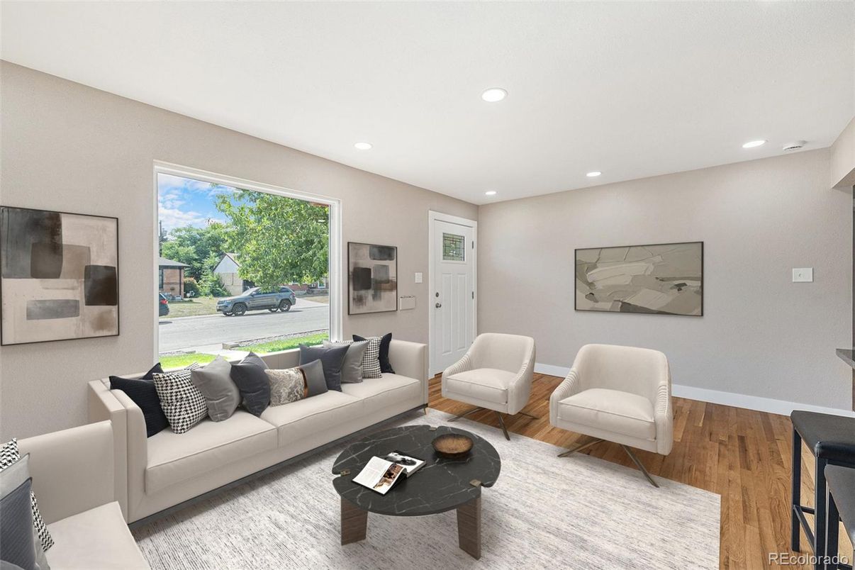 Interior, Living room, Recessed Lighting, Wood Texture Flooring