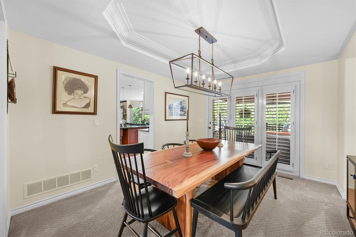 Chandelier, Dining room, Interior, Pendant Lights