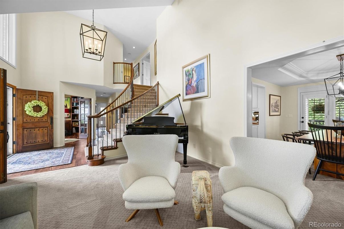 Dining room, Interior, Pendant Lights, Piano, Recessed Lighting, Wood Texture Flooring