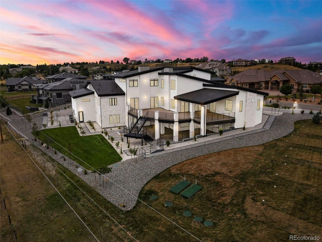 Exterior, Drone