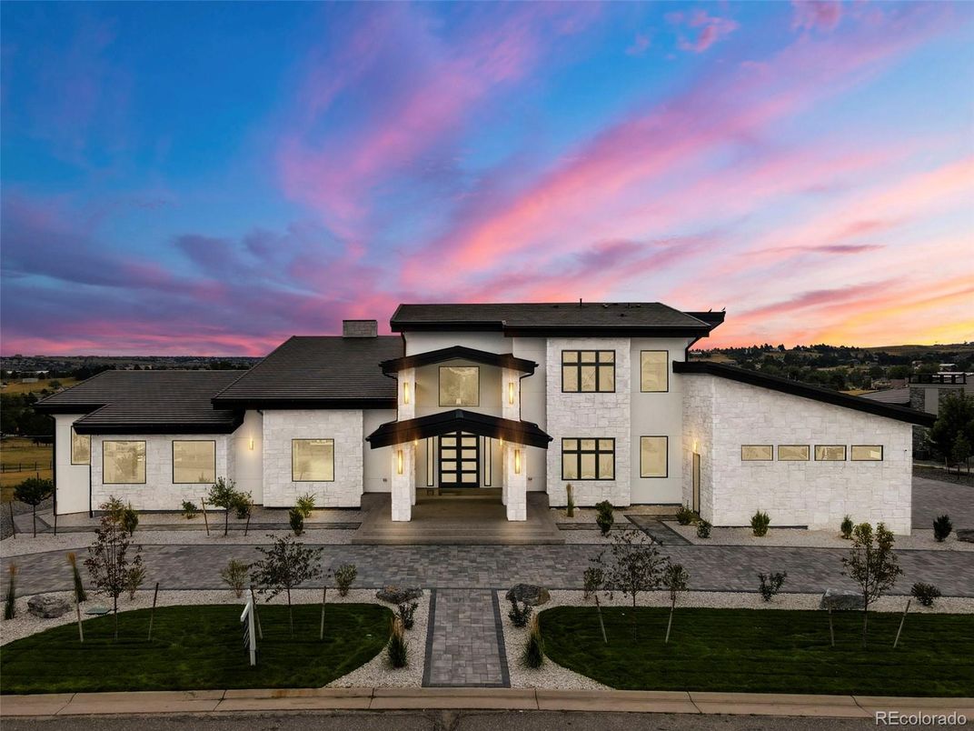 Attached, Exterior, Facade, Mediterranean