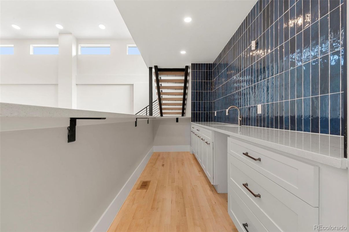 Interior, Recessed Lighting, Wood Texture Flooring