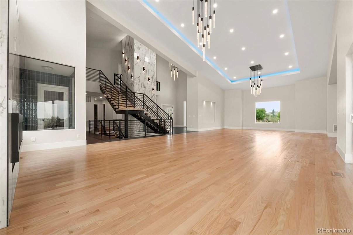 Interior, Pendant Lights, Recessed Lighting, Wood Texture Flooring