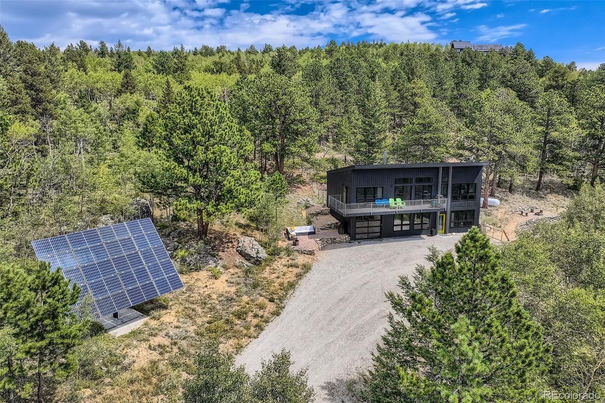 Exterior, Drone