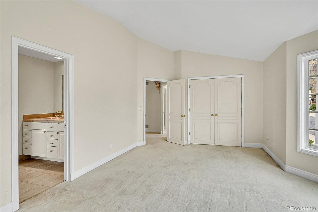 Bathroom, Empty room, Interior