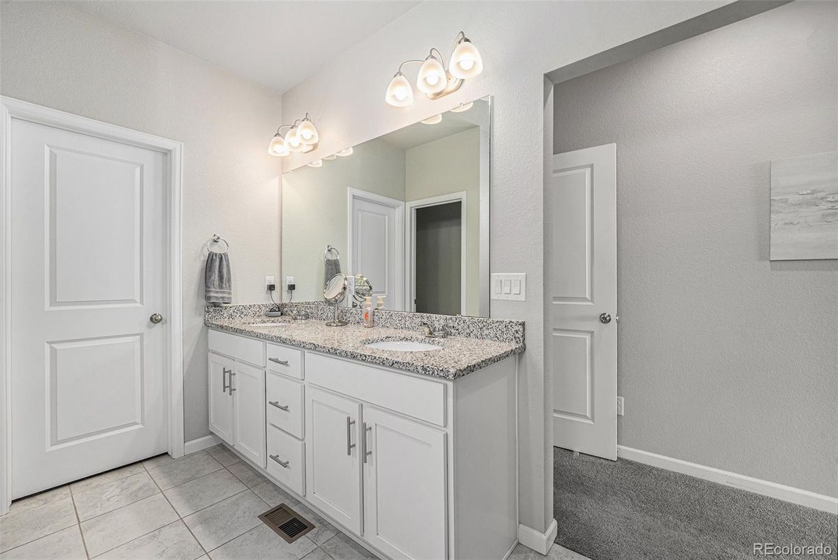 Bathroom, Dual Sink Vanities, Interior